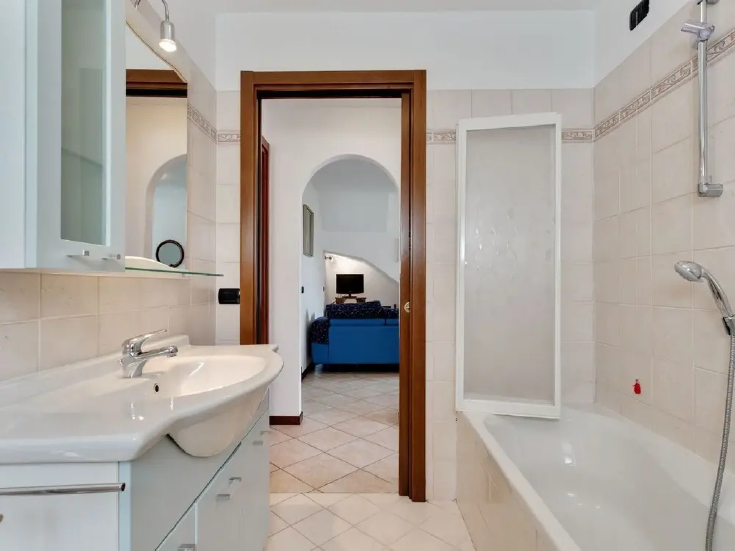 Spacious Apartment near Lake in Dongo