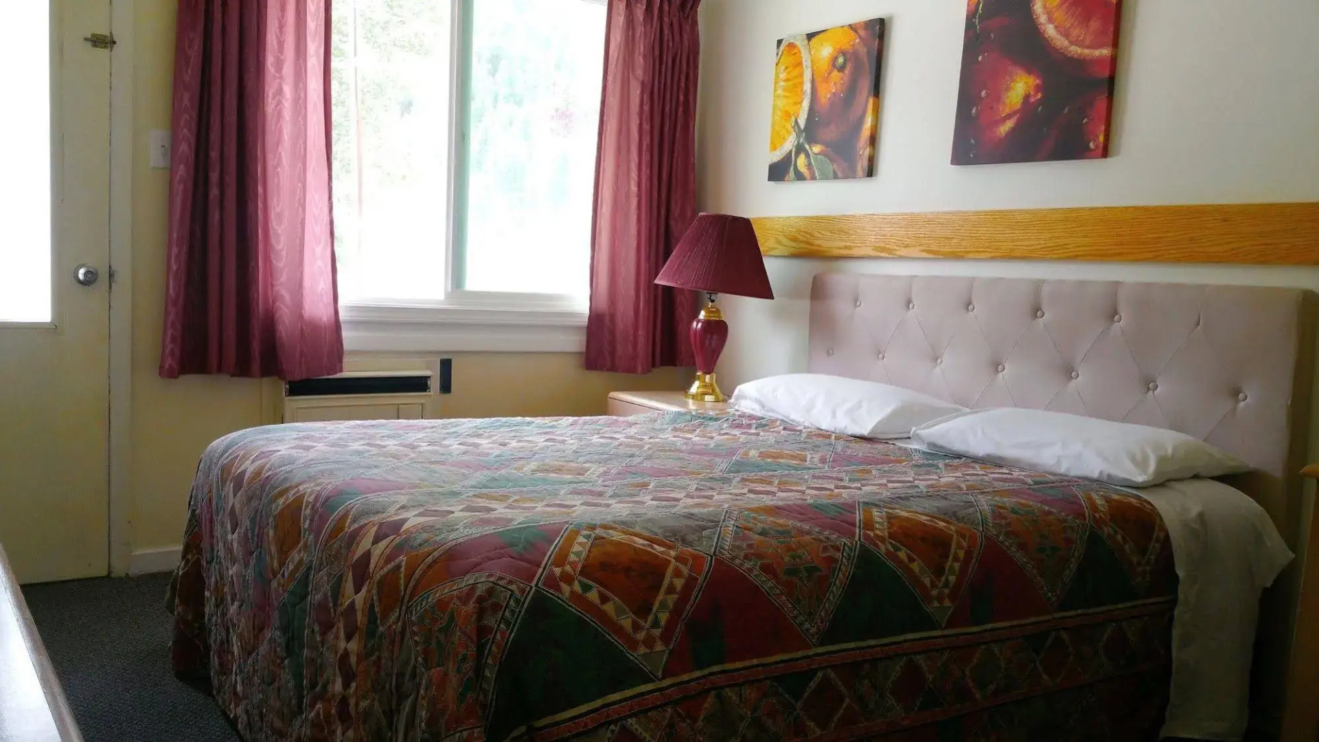 Boundary Creek Motel and RV Park