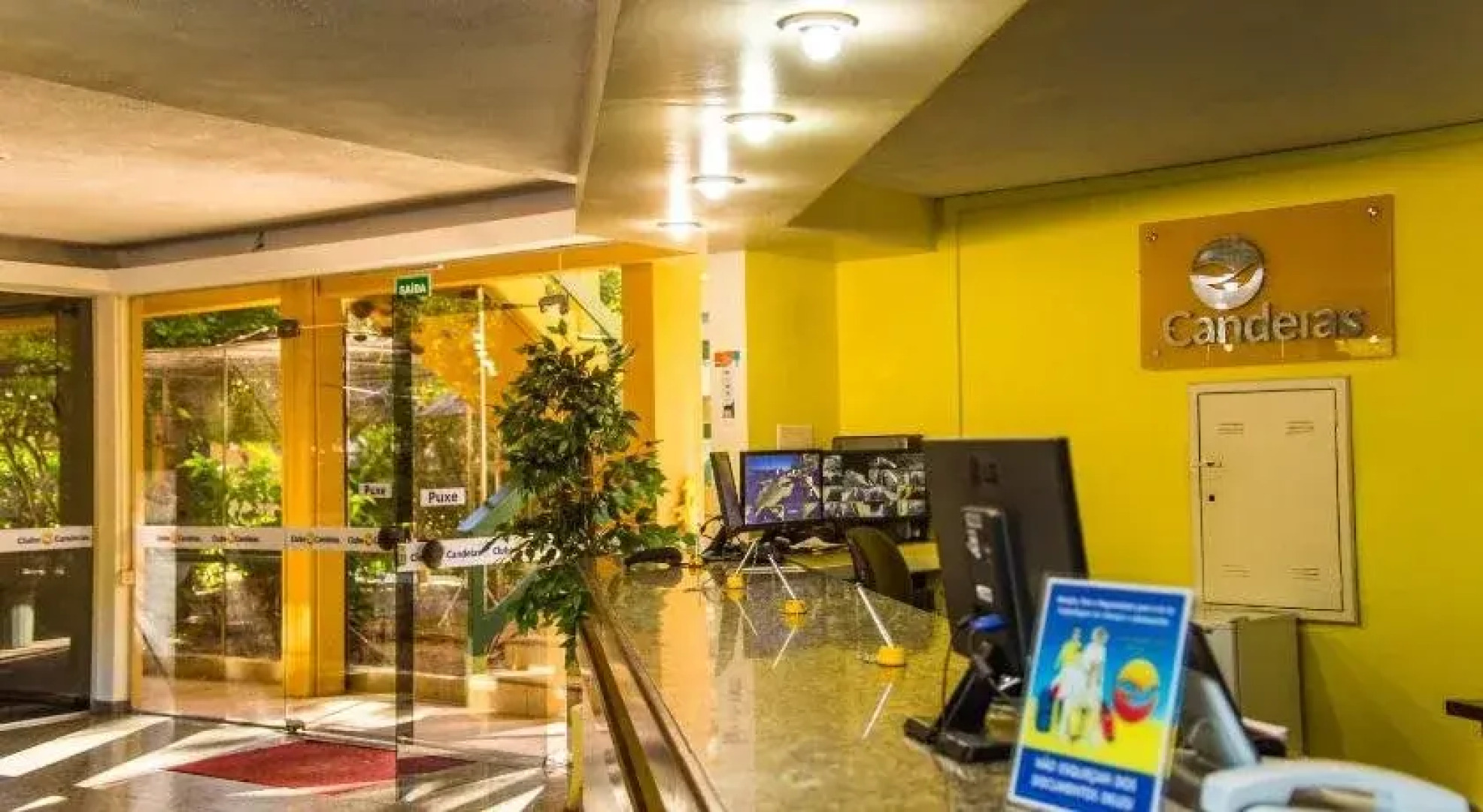 Candeias Hotel Gold Fish