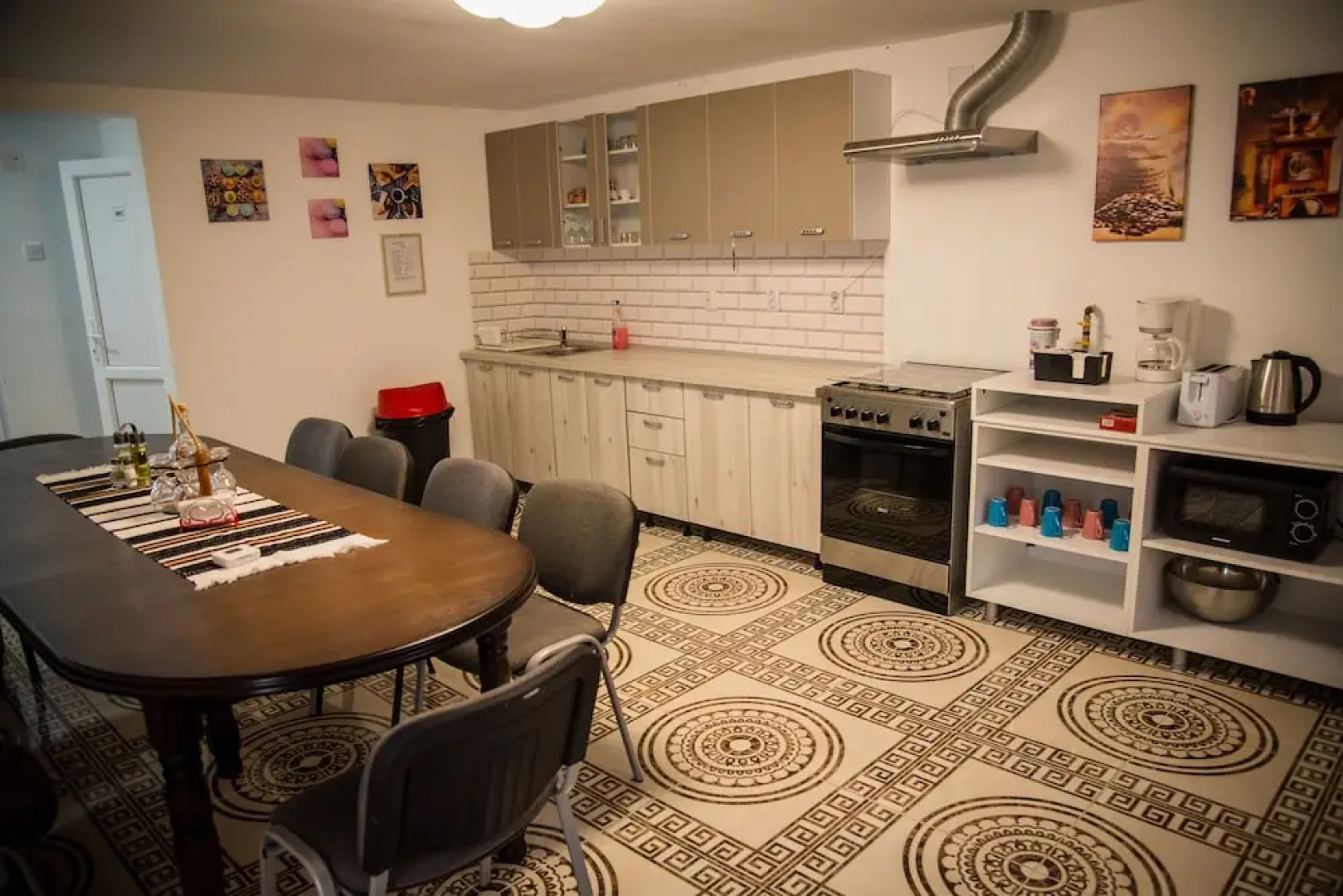 Stunning 5 Bed House in Campulung Moldovenesc
