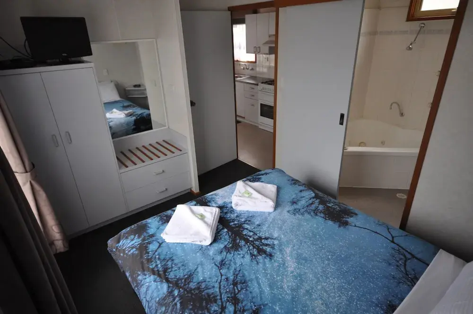 Dylene Caravan Park - 2 Br Family Cabin With Air