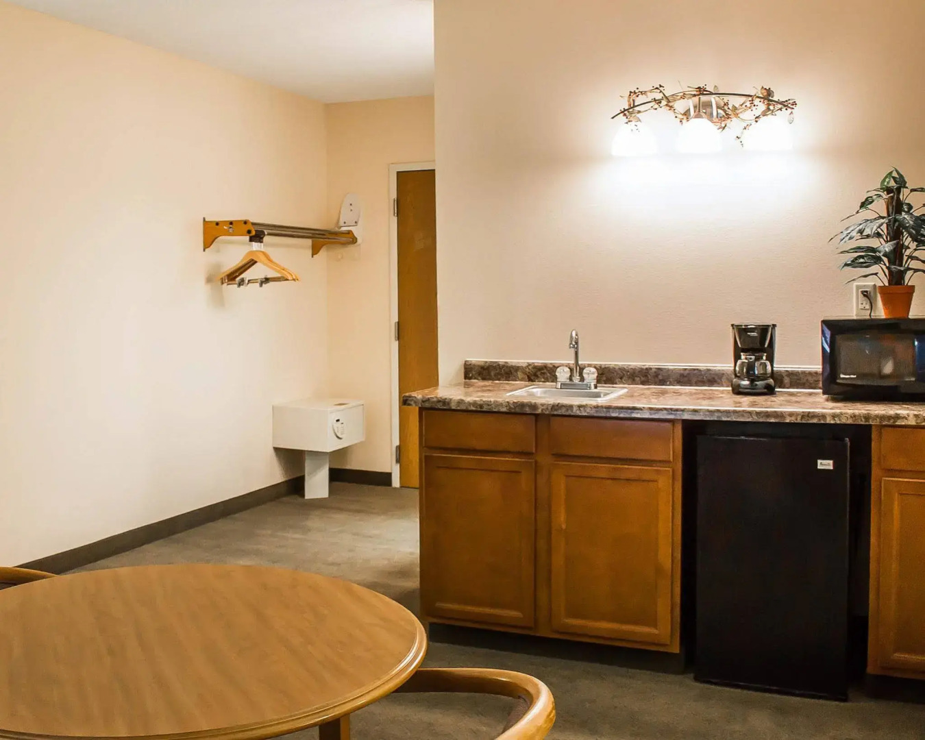 Quality Inn & Suites Bellville - Mansfield