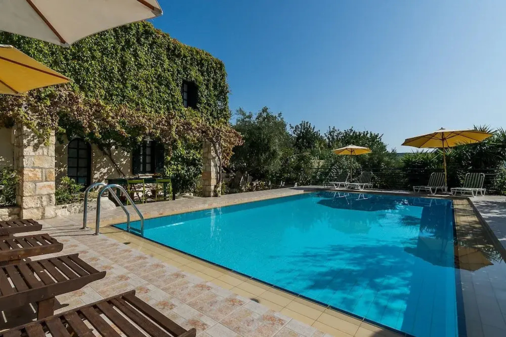 Ideal for 2 families, small village close to beaches