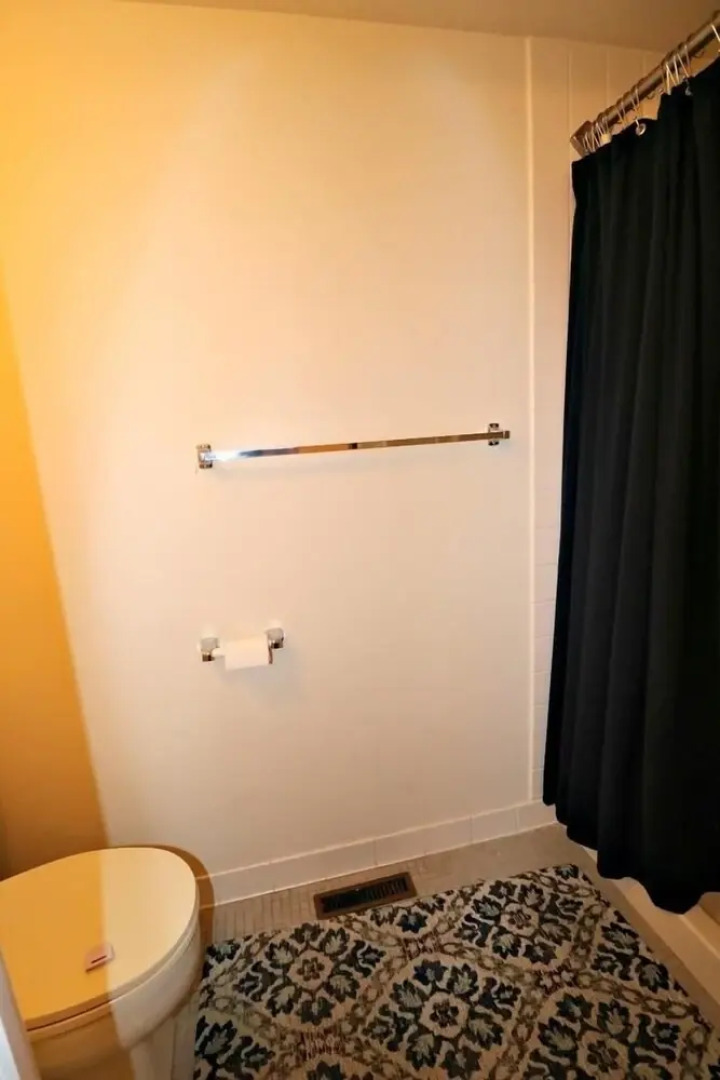 Arcade 15 2 Bedroom Condo by Redawning