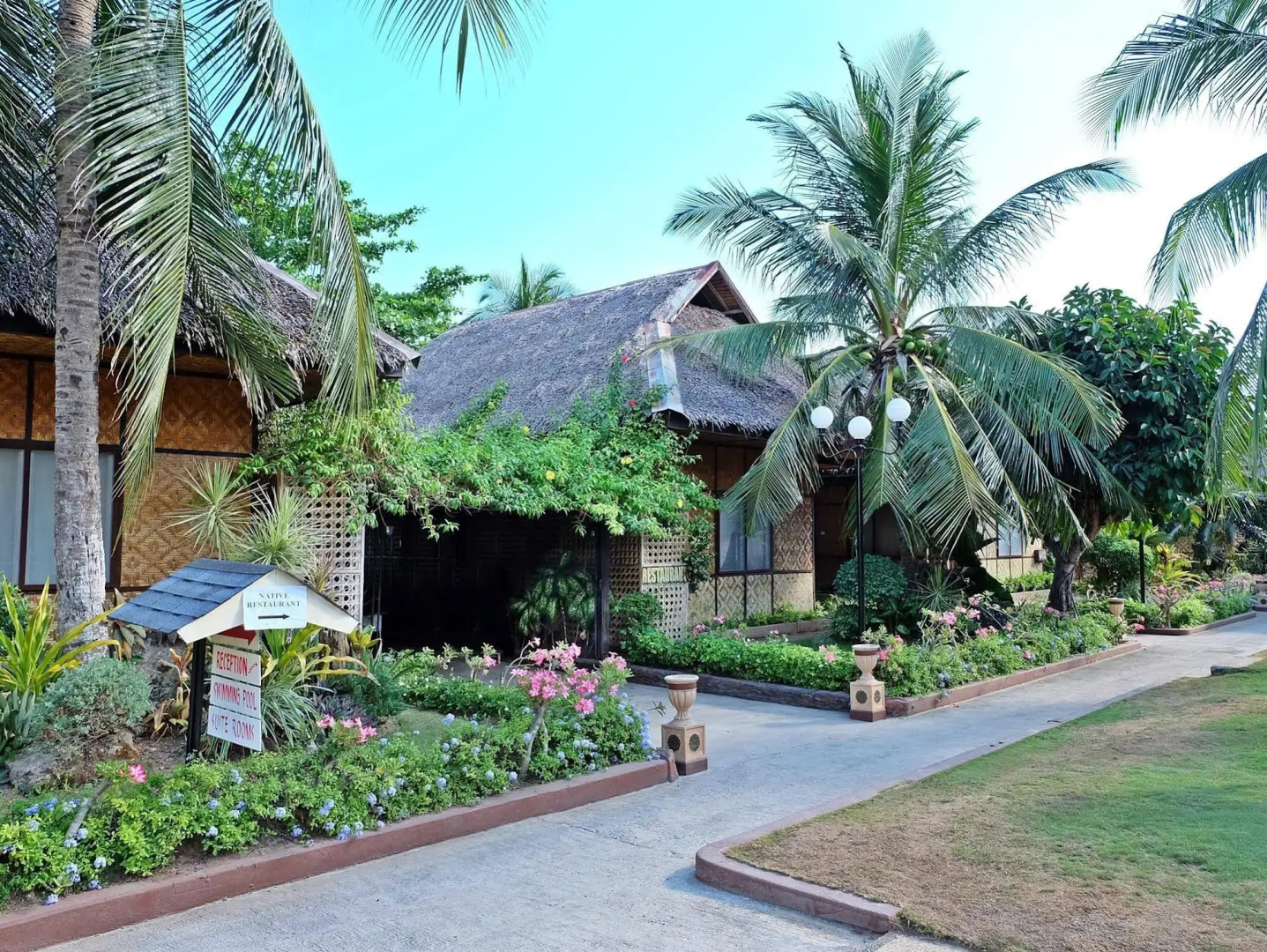 Alona Kew White Beach Resort