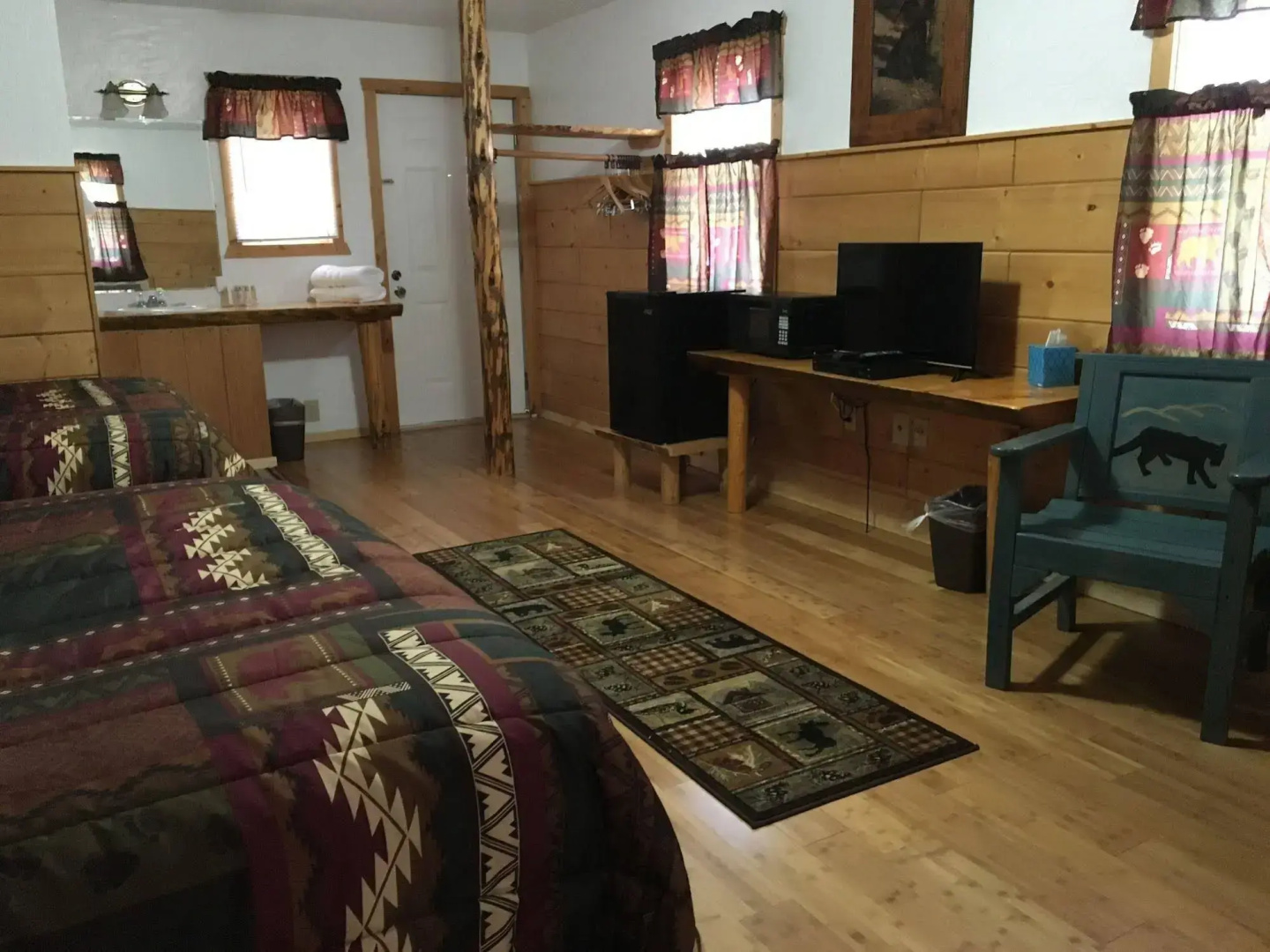 Chinook Winds Lodge