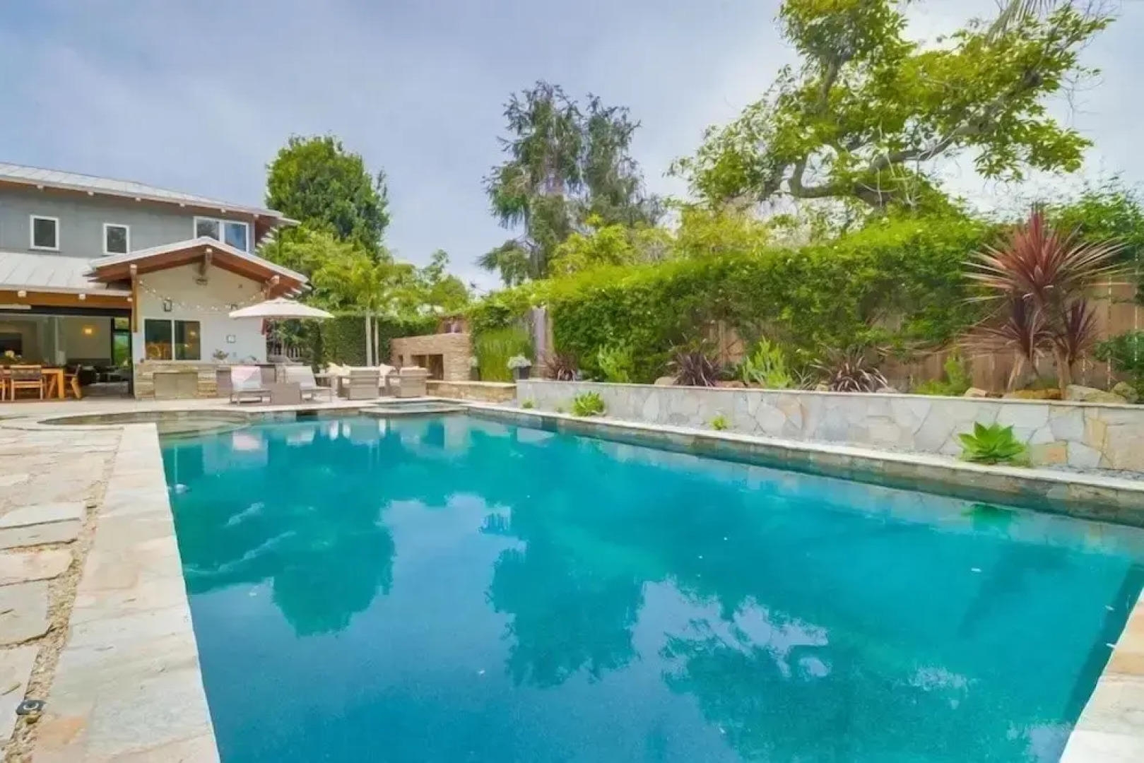 1155 Hymettus Ave 4 Bedroom Home by Redawning