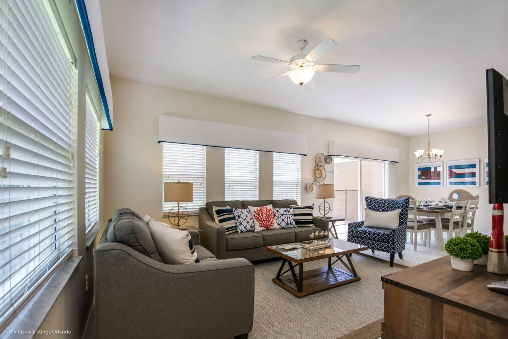4 bed town home with full size pool Close to Disne