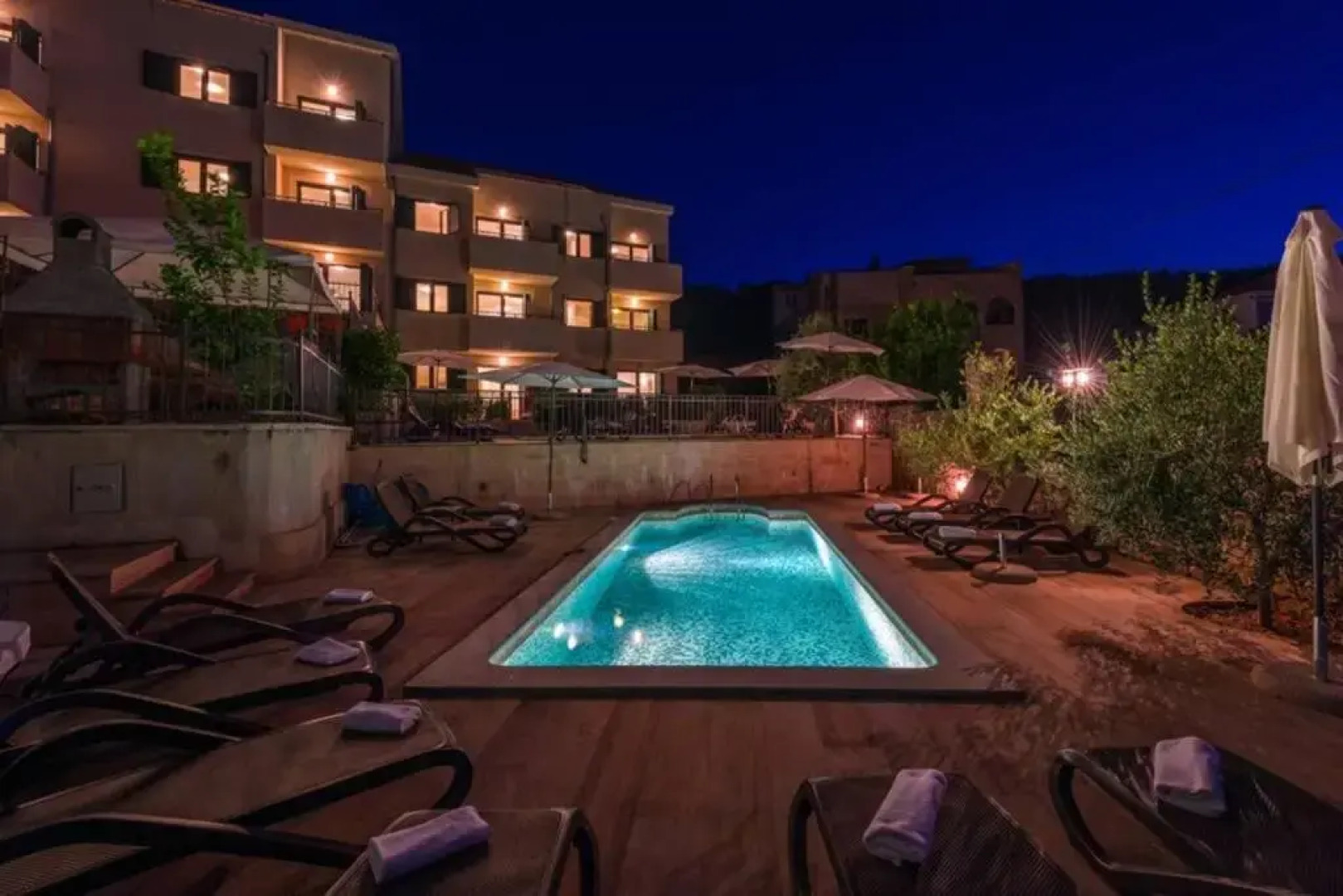 SeaEsta apartment Pool and Beach