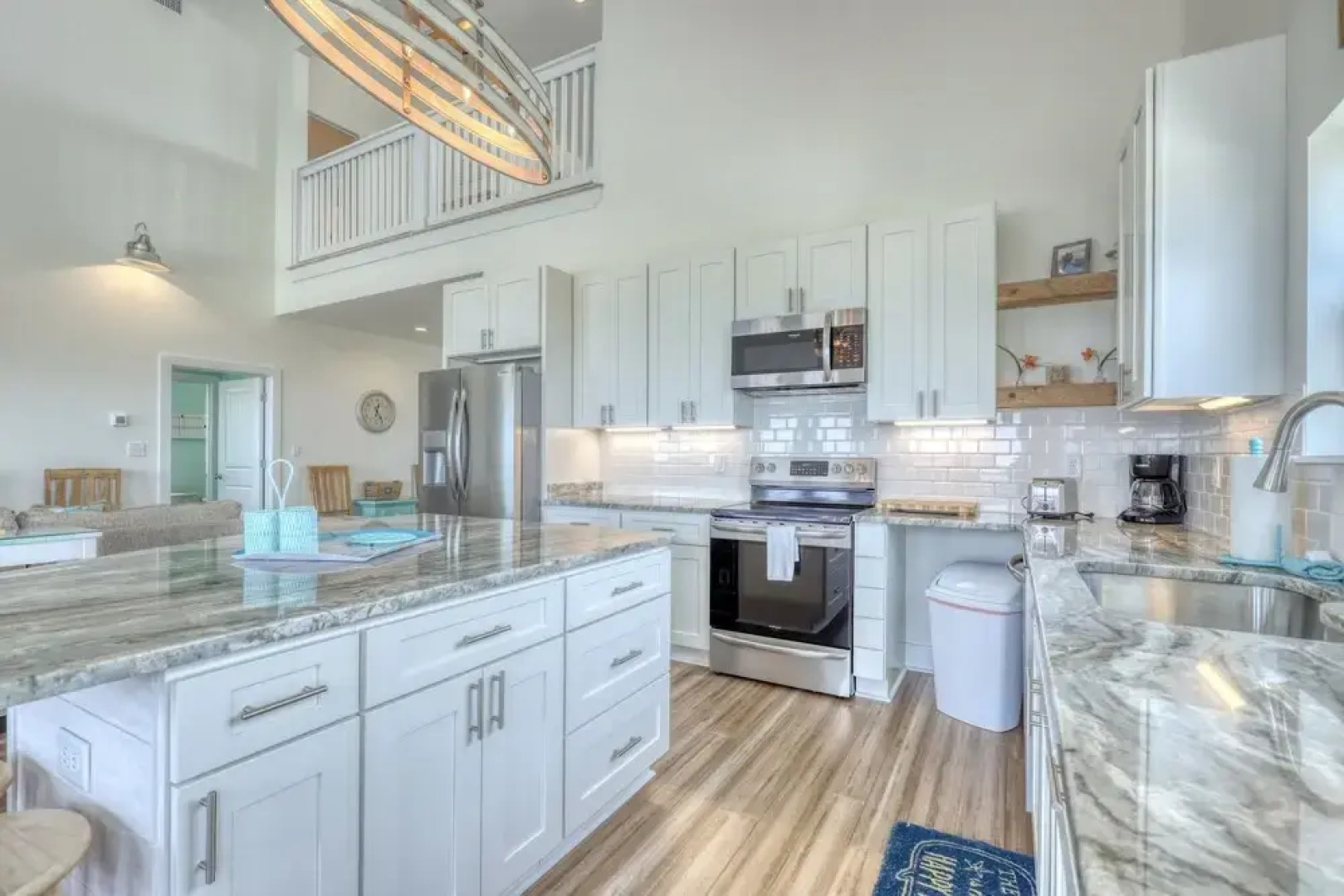 Salty Seahorse - Waterfront! Pet Friendly! Game Room, Pool Table, Beautiful Views - Room For The Whole Family 4 Bedroom Home by RedAwning