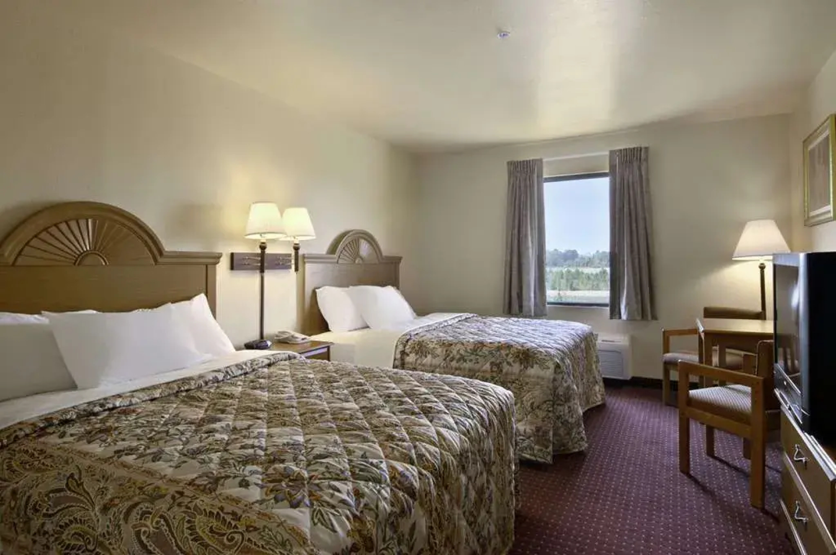 Days Inn by Wyndham Centre