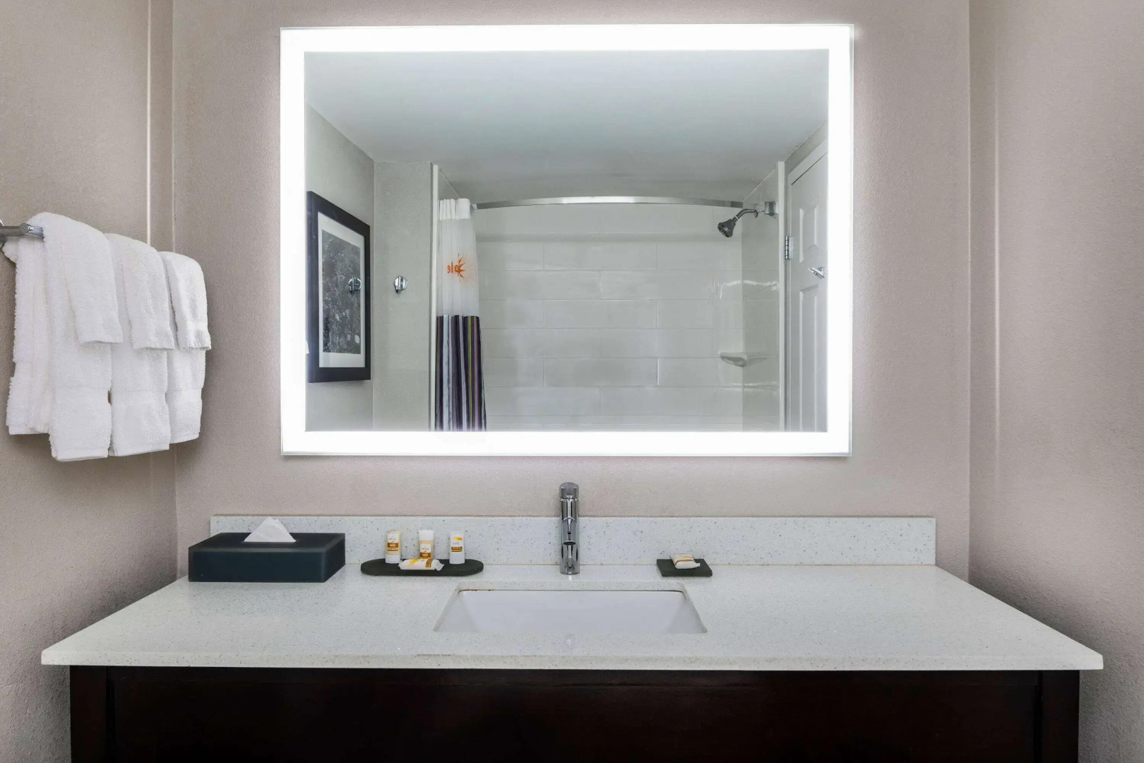 La Quinta Inn & Suites by Wyndham Kennesaw