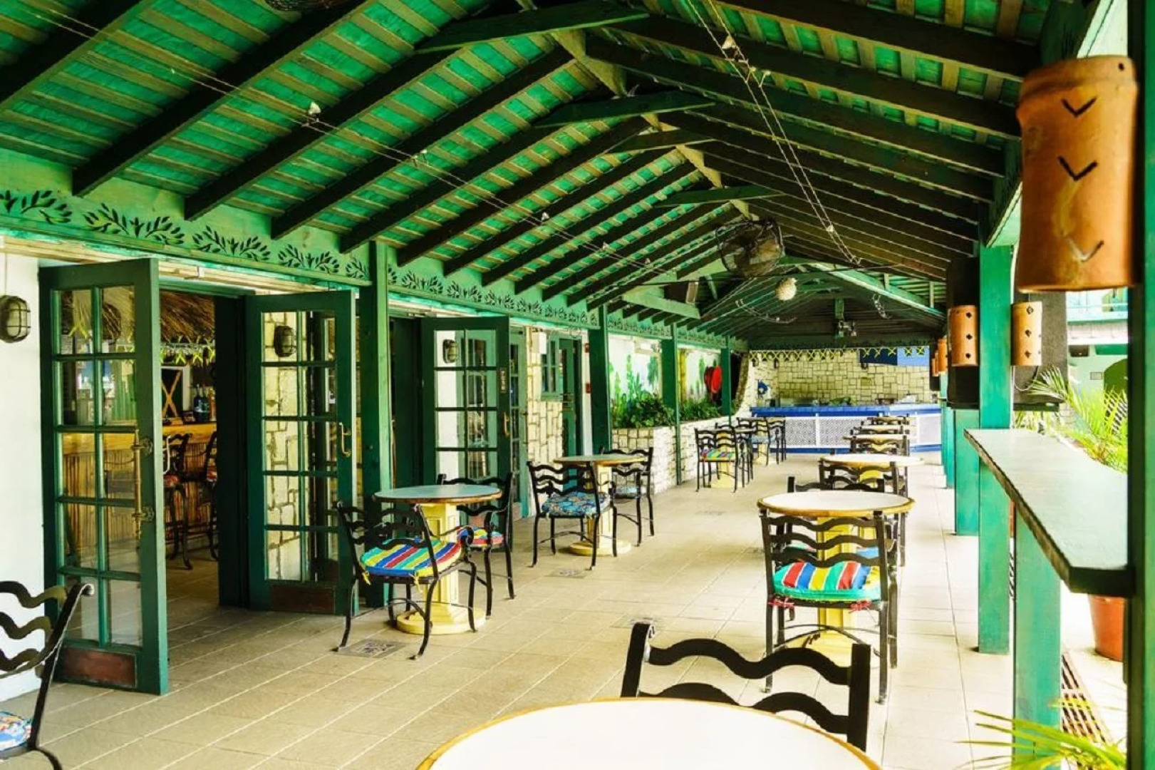 Doctors Cave Beach Hotel