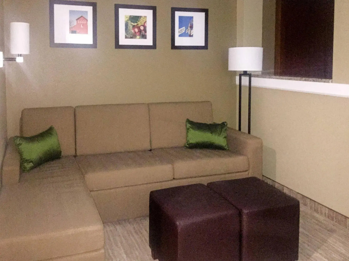 Comfort Suites University