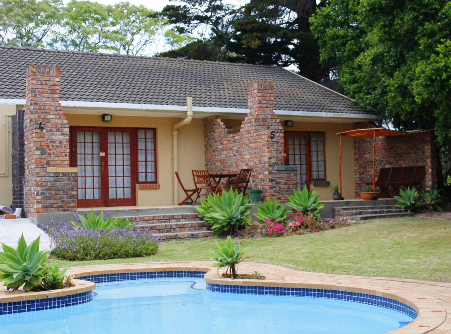 African Aquila Lodge