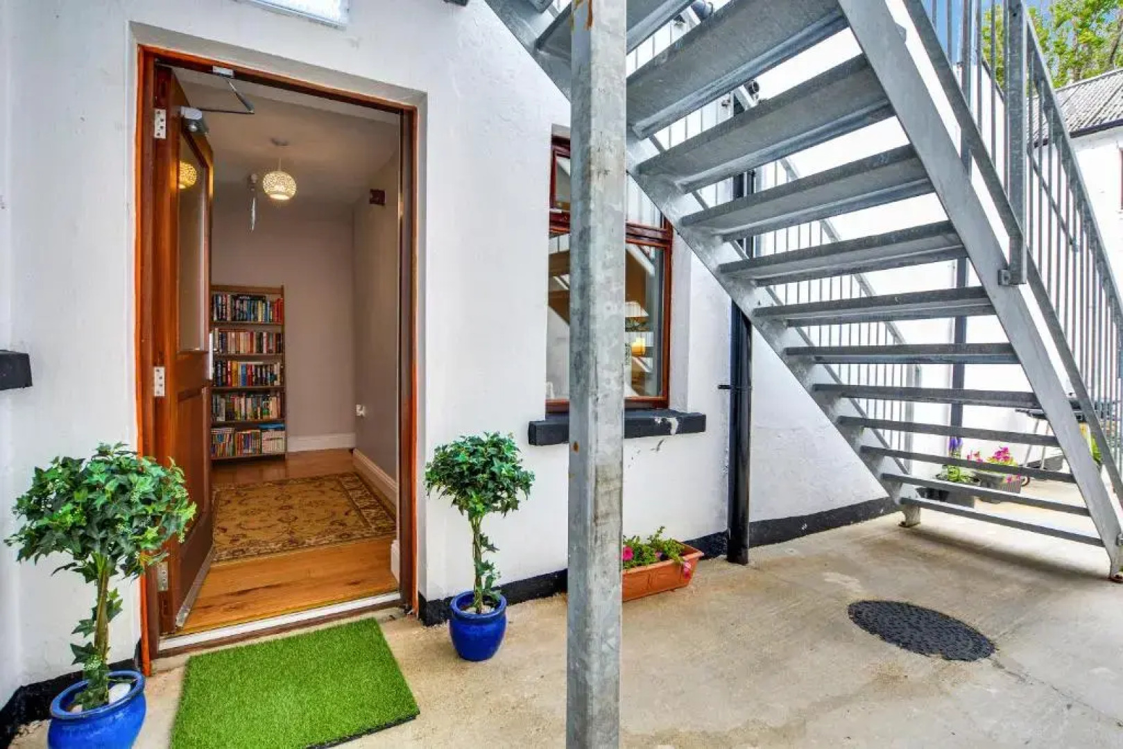 Quay House, North Coast 6 Bedroom Holiday Home