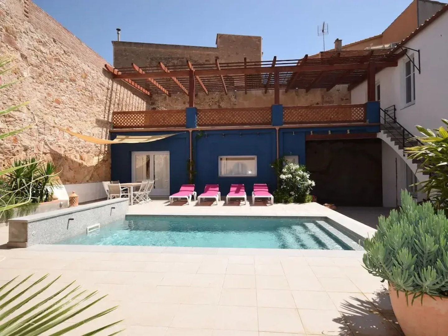 Beautiful, Authentic House With Large Patio and Swimming Pool, Near the Beach