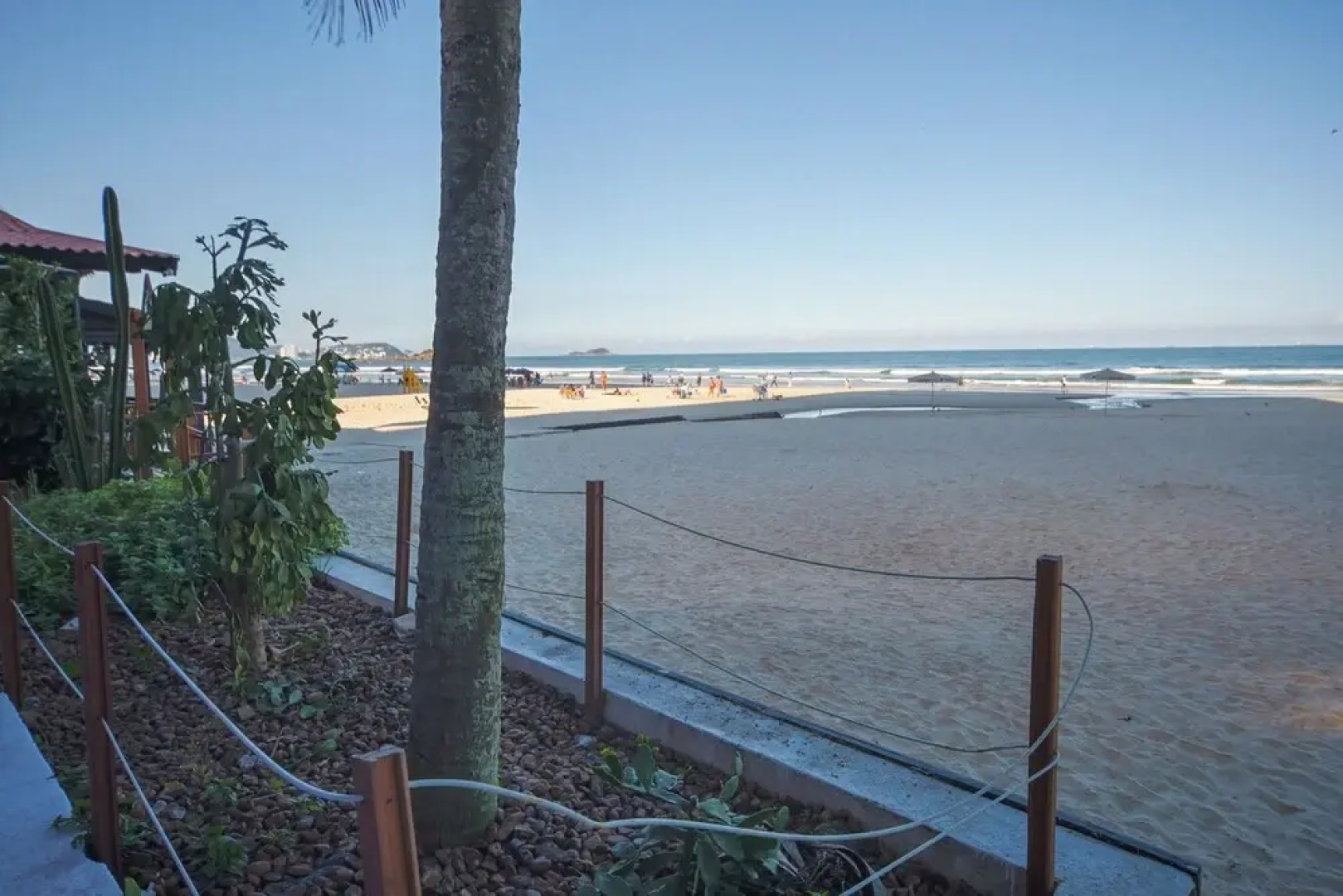 Apto pet Friendly c Churrasqueira a 100m da Praia