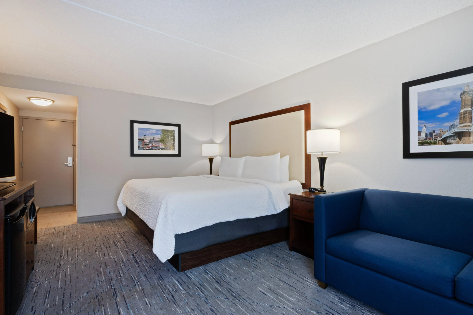 Holiday Inn Express & Suites Cincinnati Riverfront by IHG