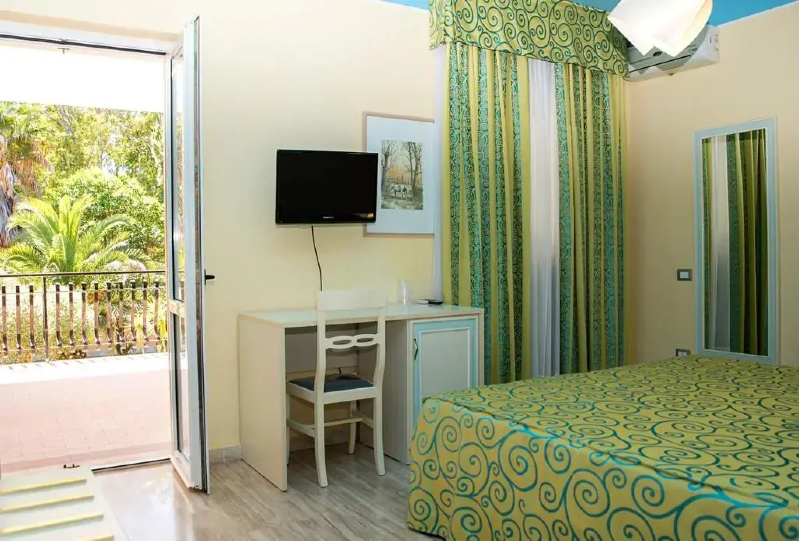 Villa Aurora