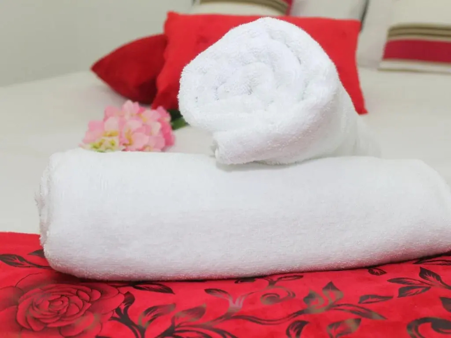 Sky Loft Premium Suite by Homestay Tawakkal