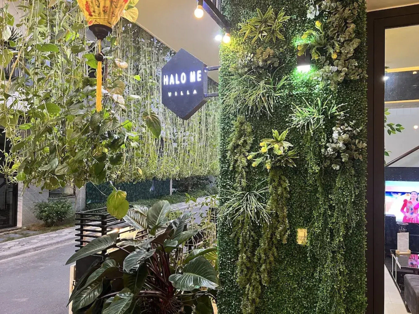 HALO ME Villa