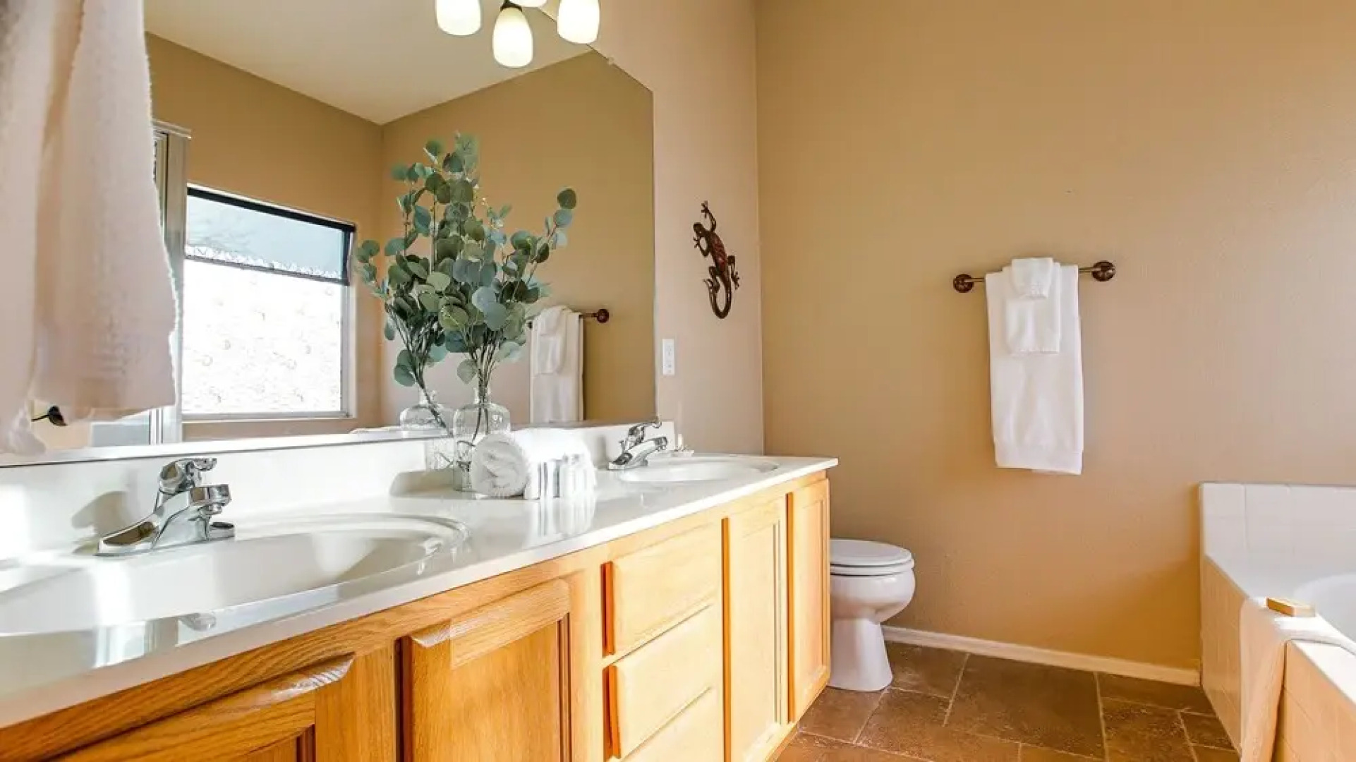 120th Avondale 3 Bedroom Home by RedAwning