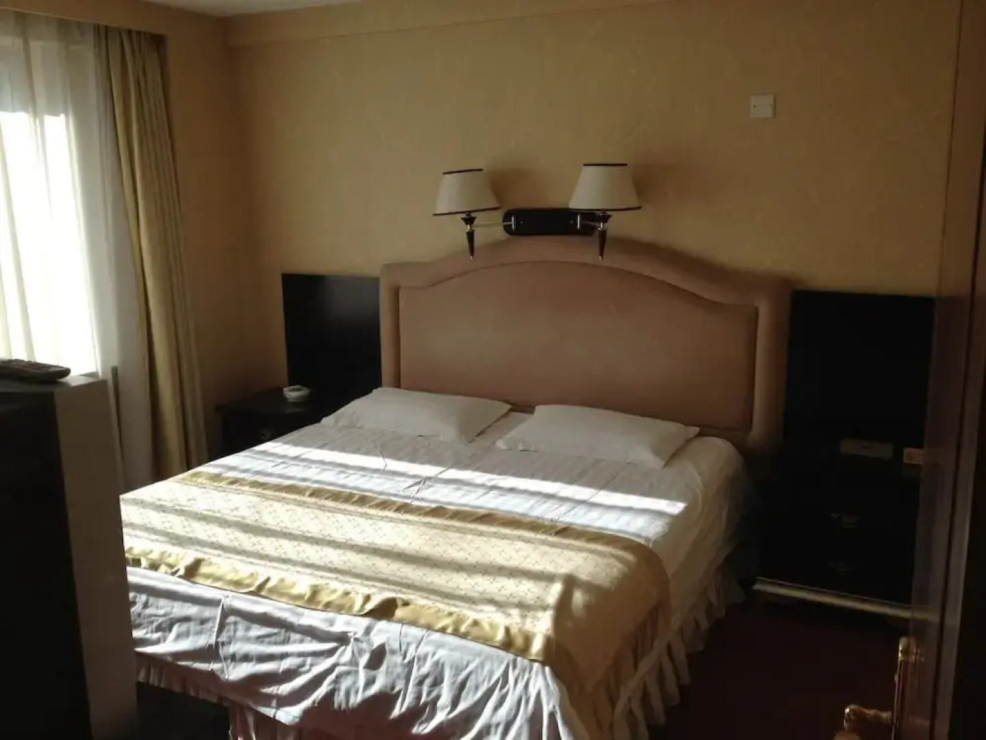 PAI Hotel Chengde Pingquan Central Square