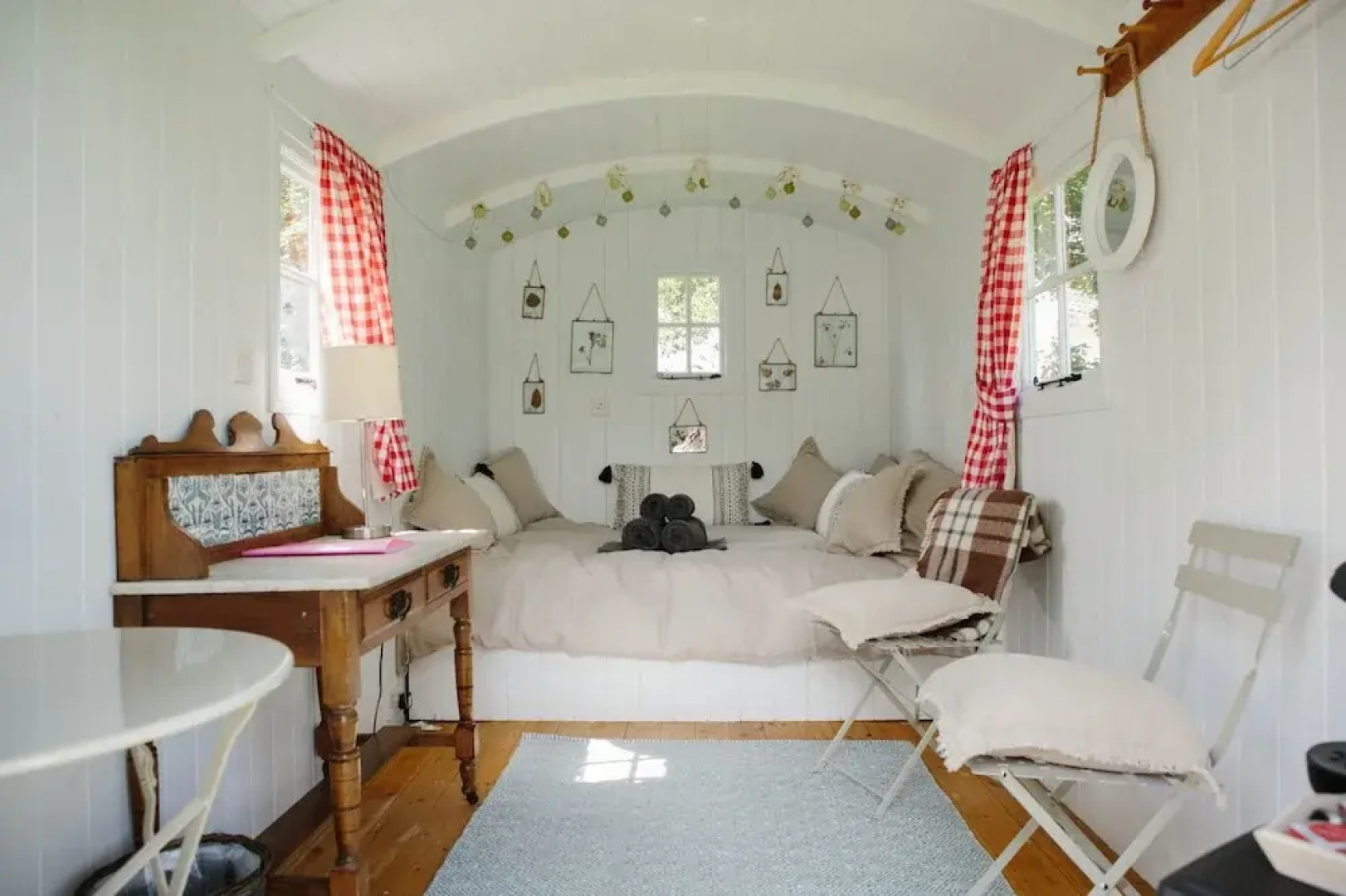 The Cluster @ The Queen - Caravan Park