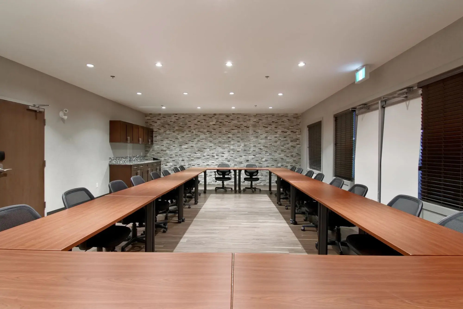 Home Inn and Suites Regina Airport