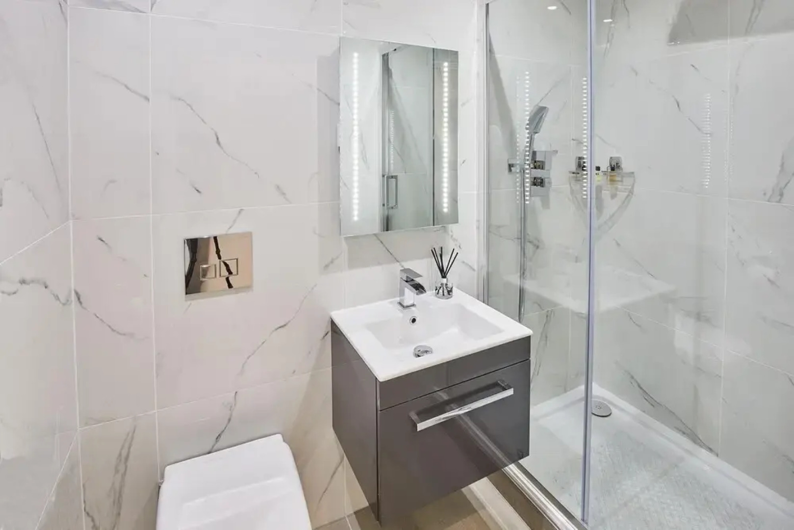 Host Stay 5 The Bank House