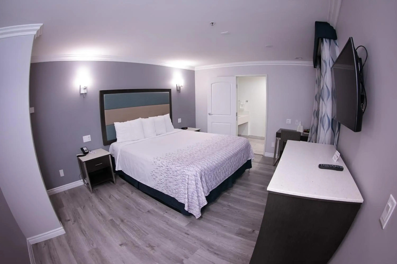 Travelodge Inn & Suites by Wyndham West Covina