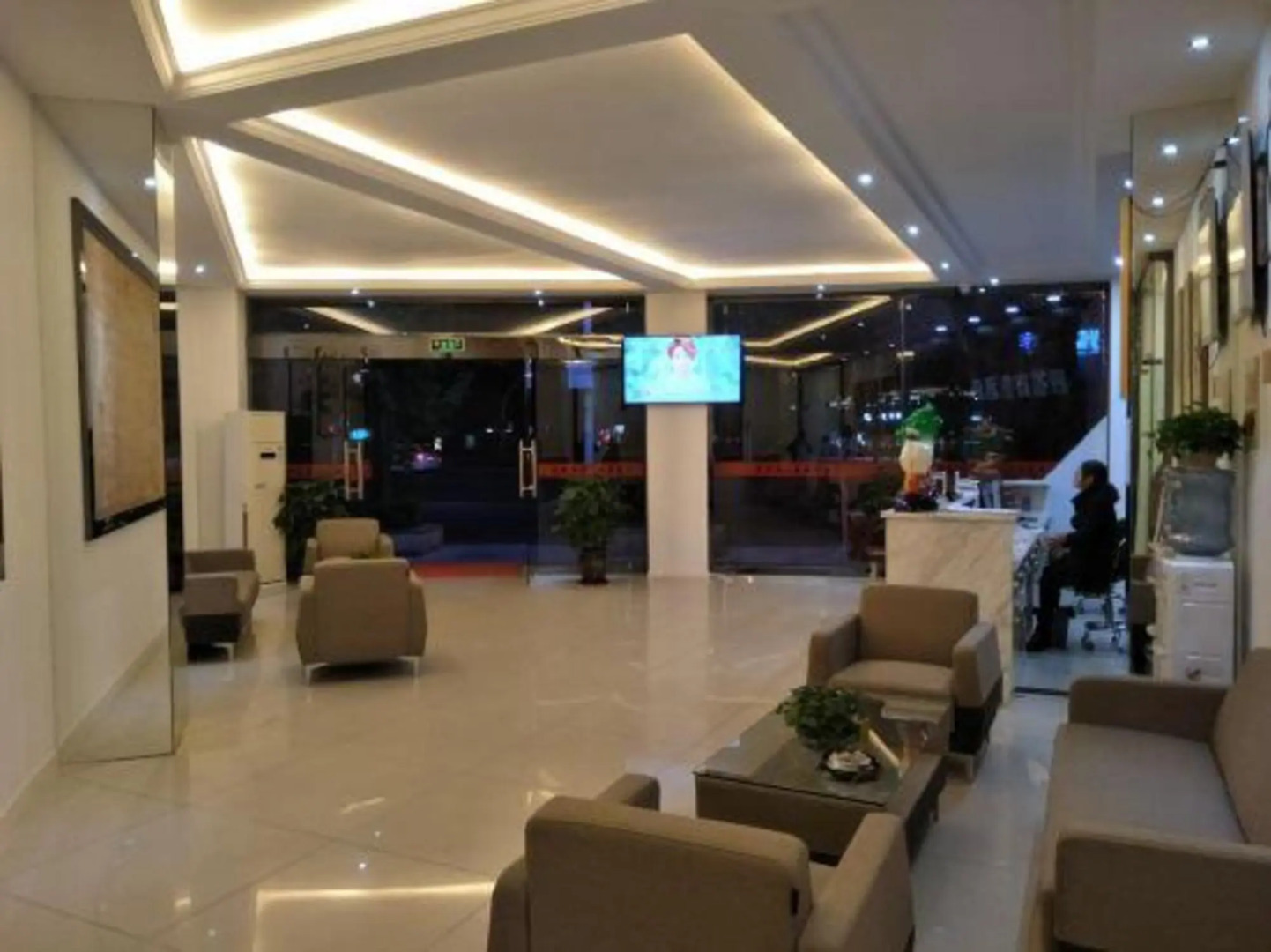 Meishan Fu Traders Hotel four