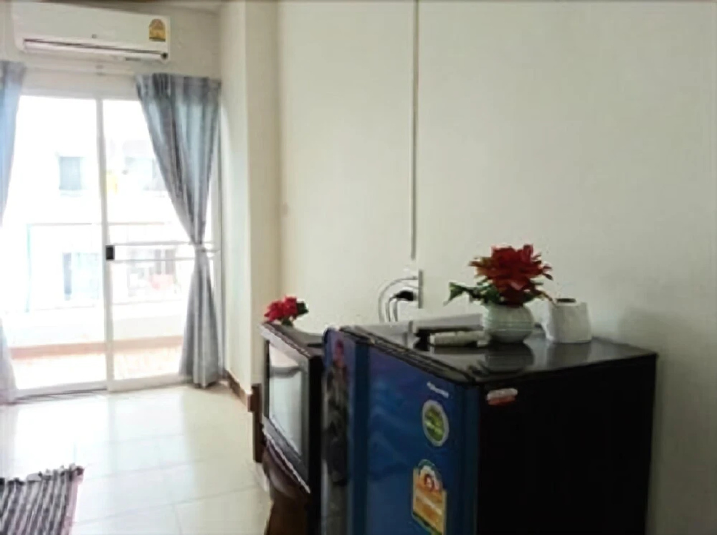 Suchart Leelawadee Home