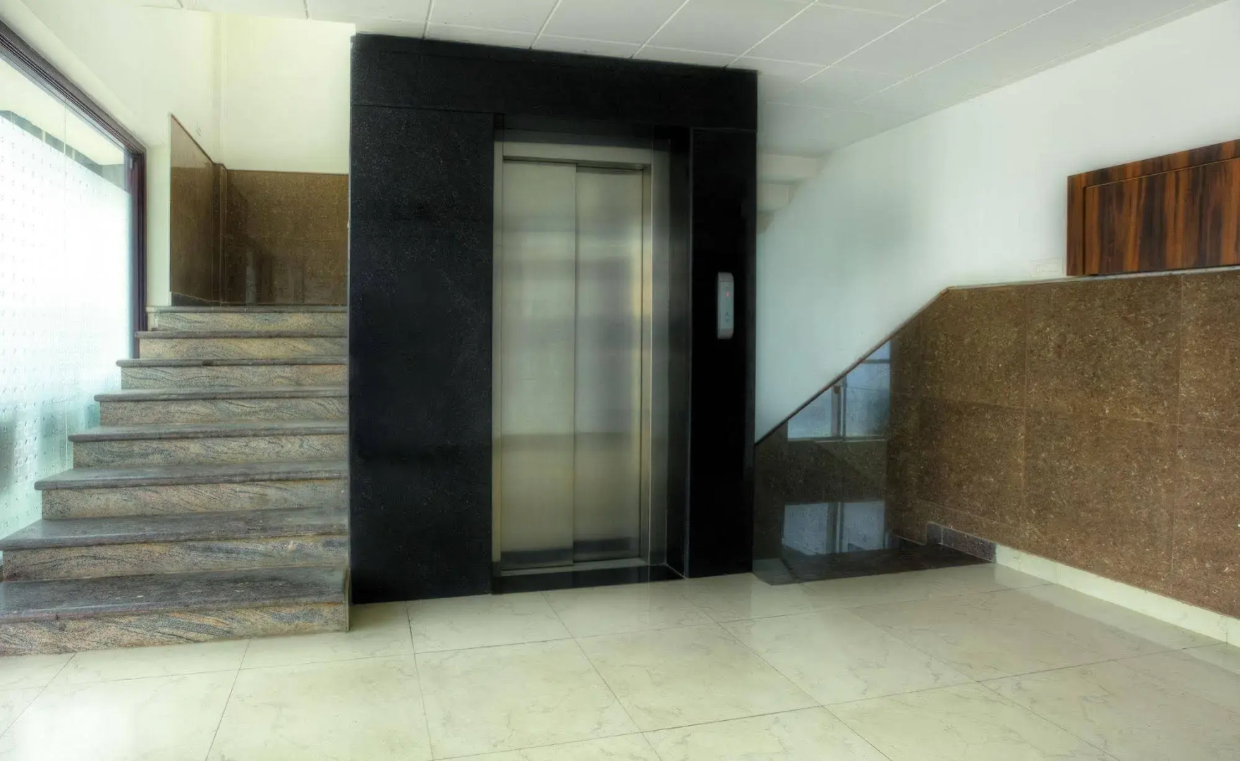 Treebo Shivam Inn Near Singapore Mall