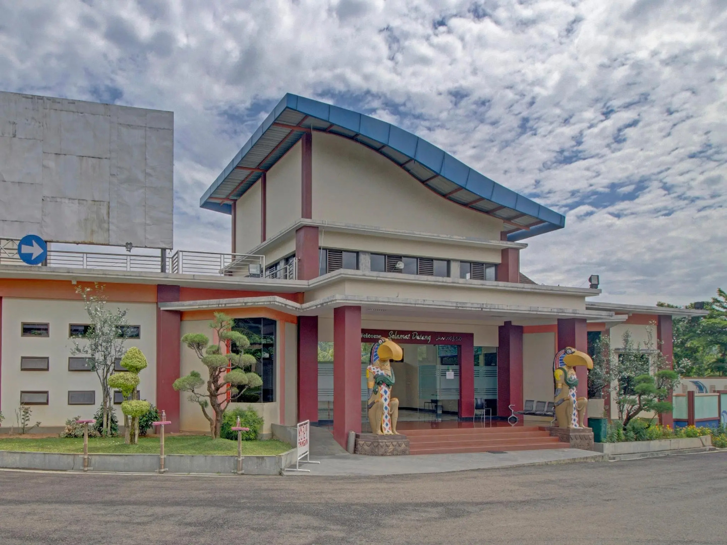 OYO 89997 Hotel Bumi Kedaton Waterpark