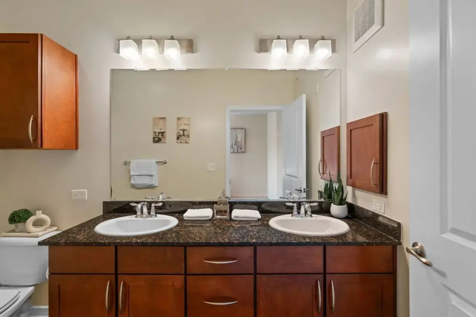 Luxury Penthouse of Lorton VA