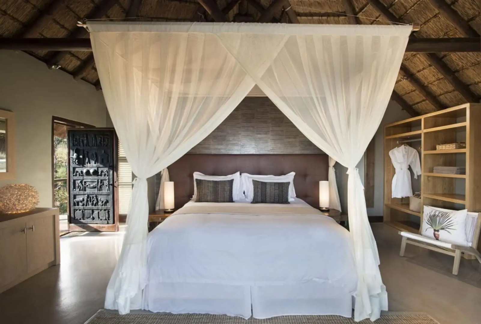 Mhondoro Safari Lodge & Villa