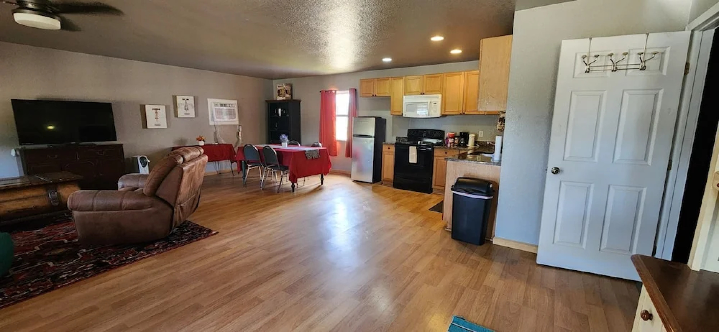 Mendelbaum Winery Guest Cabins