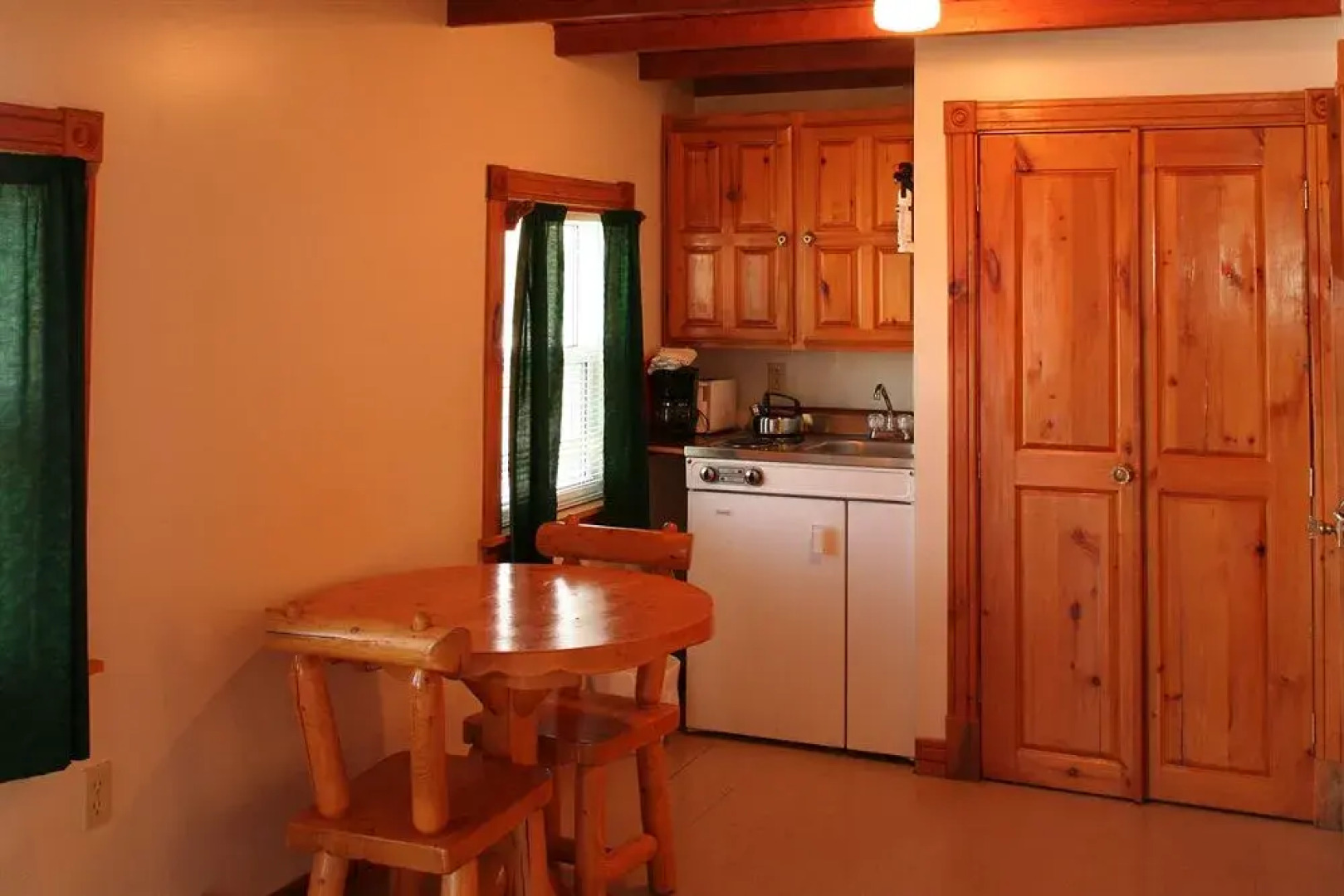 Auberge Les Jardins Inn-Motel Le Brayon & Chalets