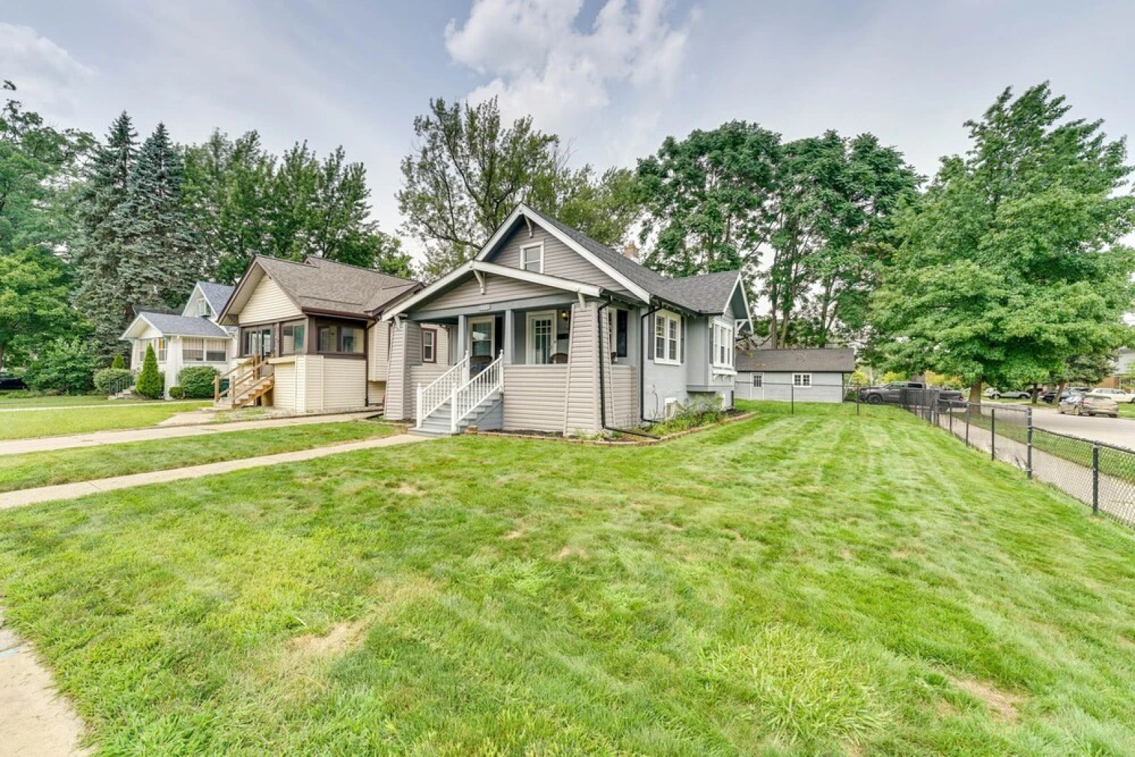 Pet-friendly Home w/ Yard, Near Downtown Royal Oak