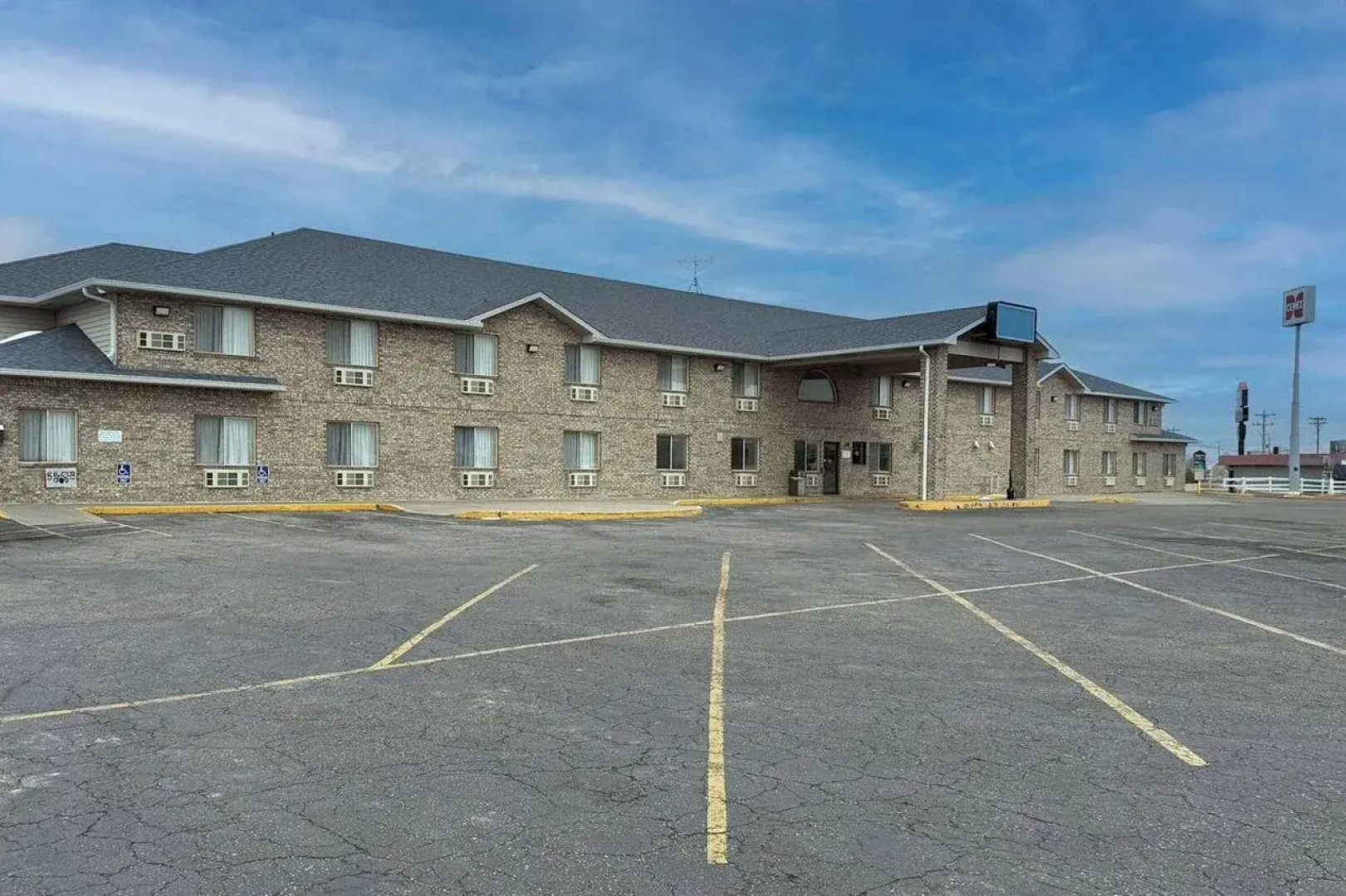 Super 8 by Wyndham Cozad