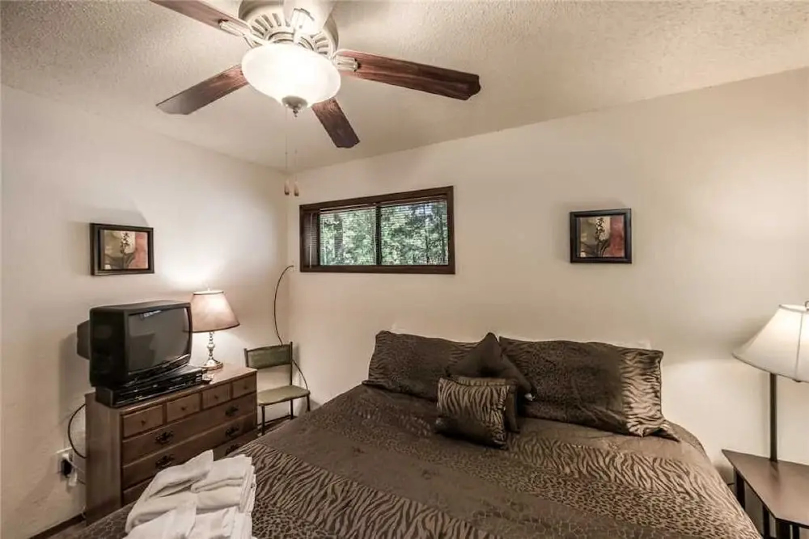 Double Shot Cabin - Two Bedroom Cabin