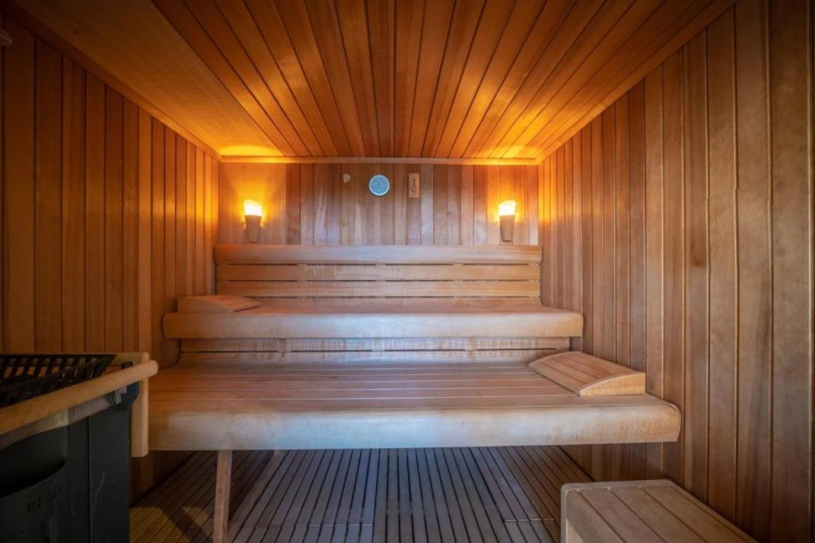 Woodhouse Mountain Lodge