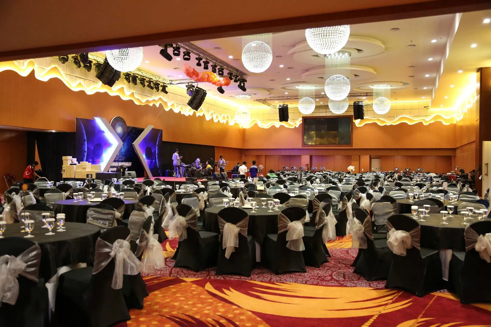 Golden Tulip Galaxy Hotel