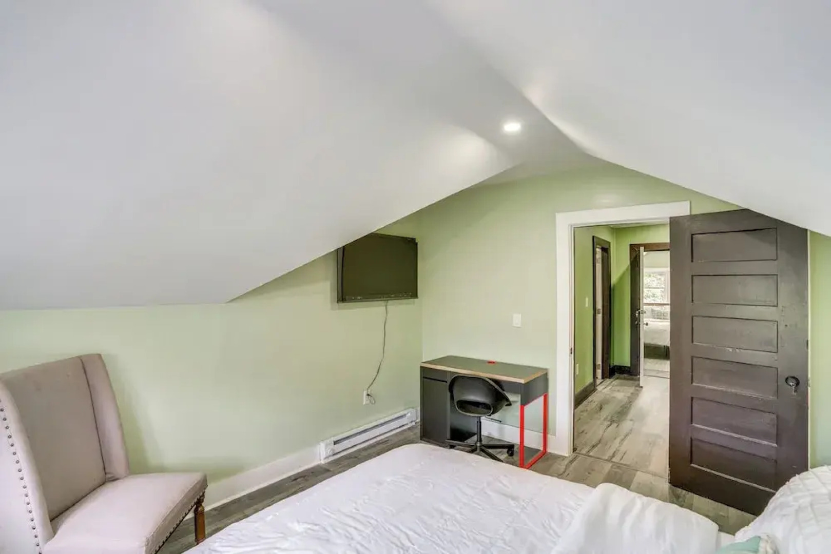 Steps to Union College: Home w/ Shared Yard!