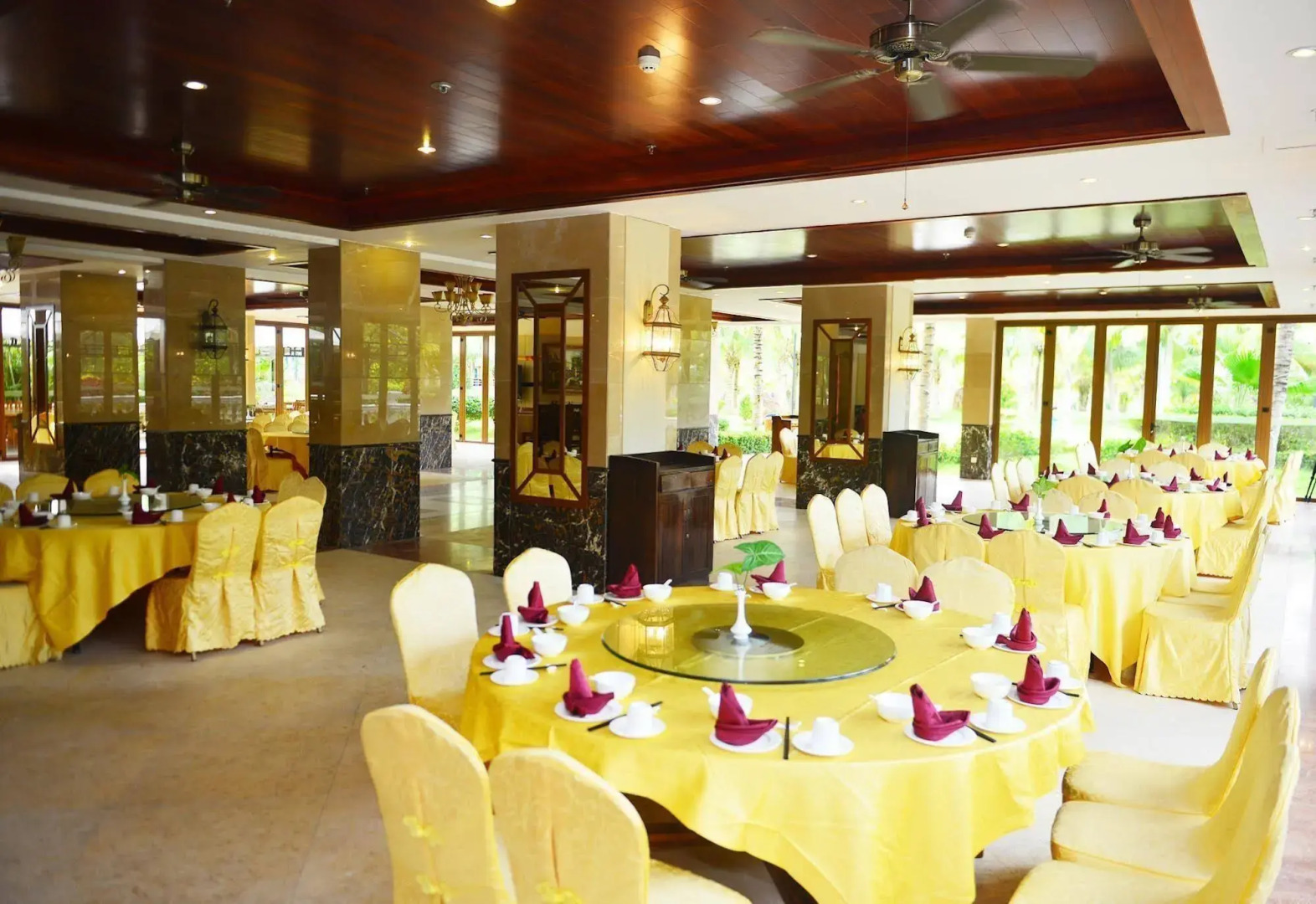 Xinglong Old Banyan Hotel - Wanning