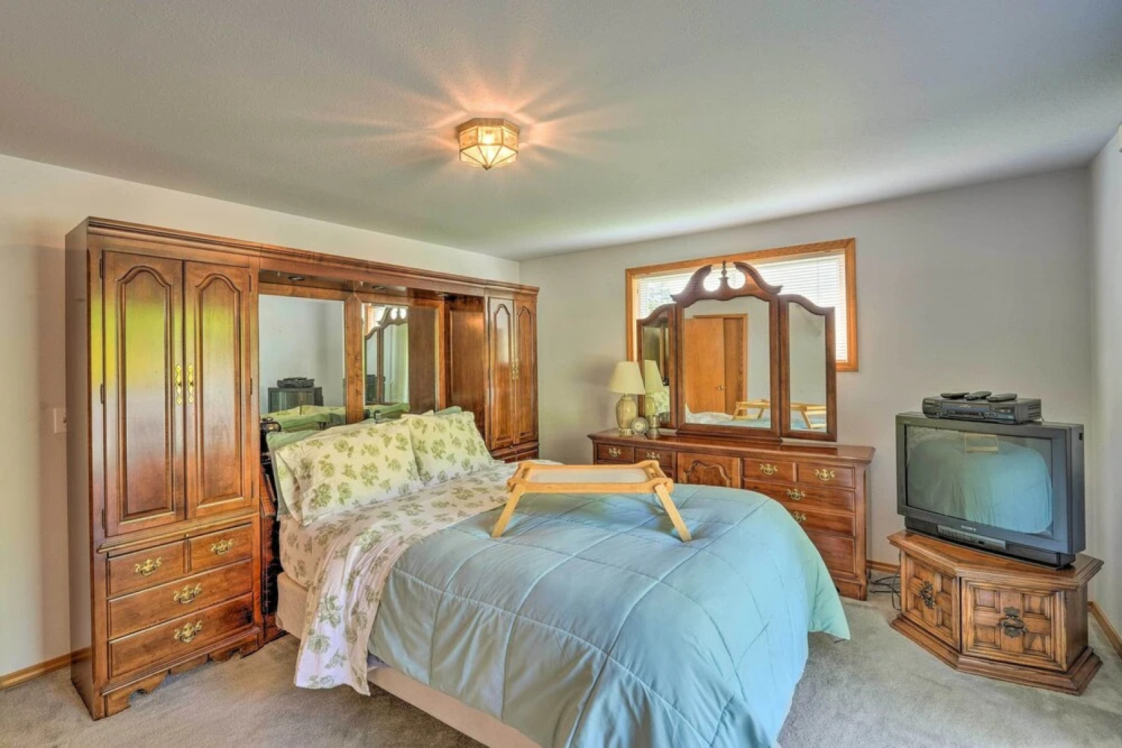 Oak Harbor Hideaway - 5 Mi to Deception Pass!