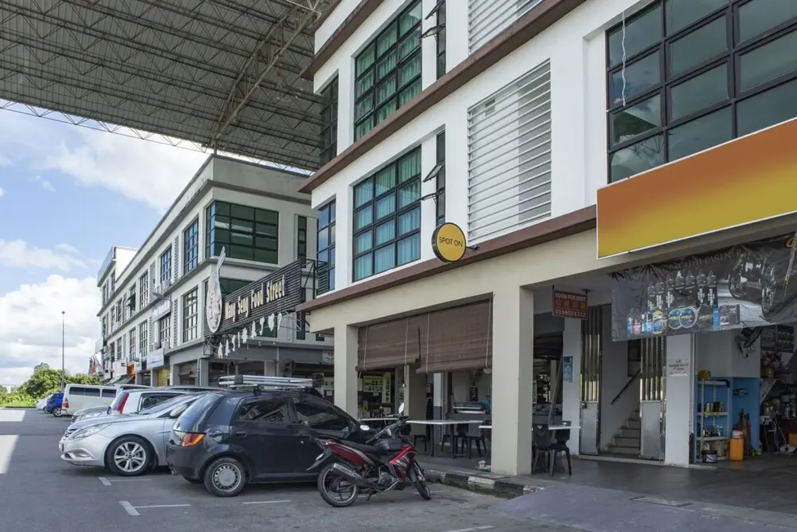 SPOT ON 90390 Hostel Solution