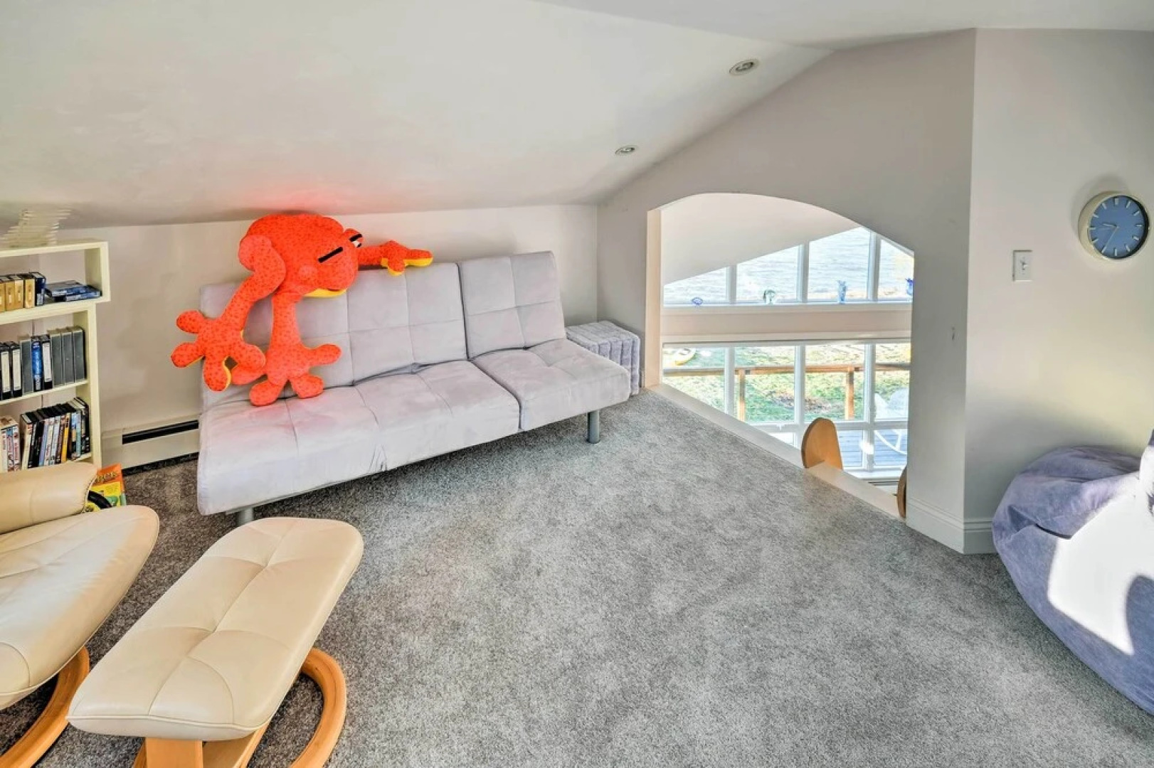 Luxurious Oceanfront Flanders Bay Home w/ Kayaks!